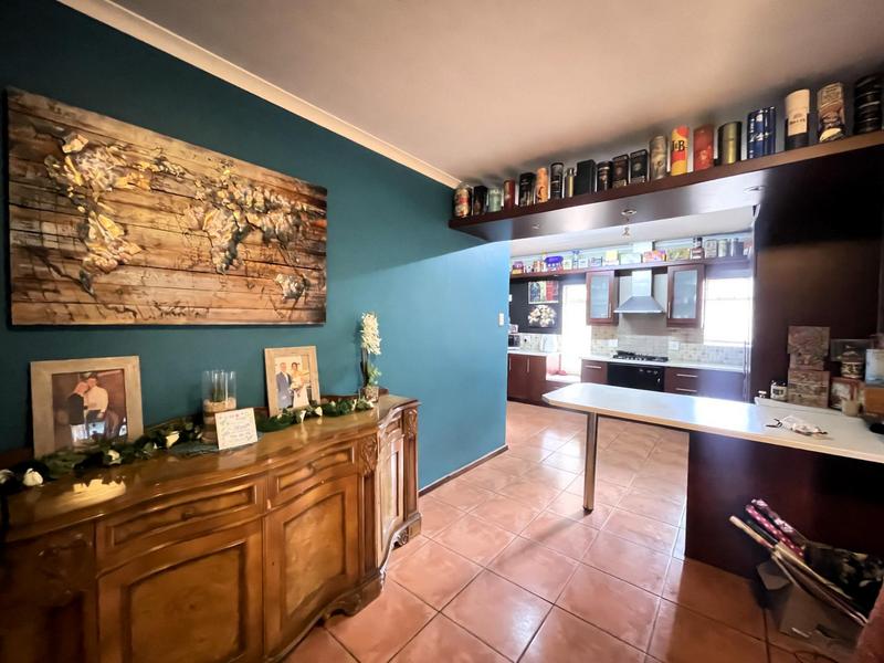 4 Bedroom Property for Sale in Amandelrug Western Cape